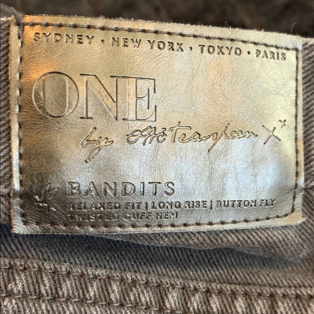 One Teaspoon Relaxed Fit Black Distressed Button Fly Long Rise Jean Shorts Sz 22 - Picture 14 of 14